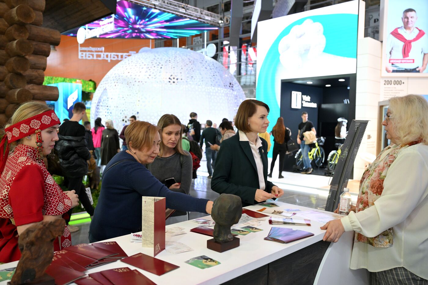 Выставка "Россия". Встреча с депутатами