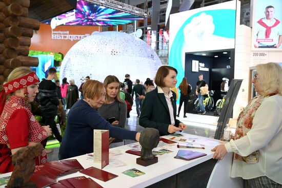 Выставка "Россия". Встреча с депутатами