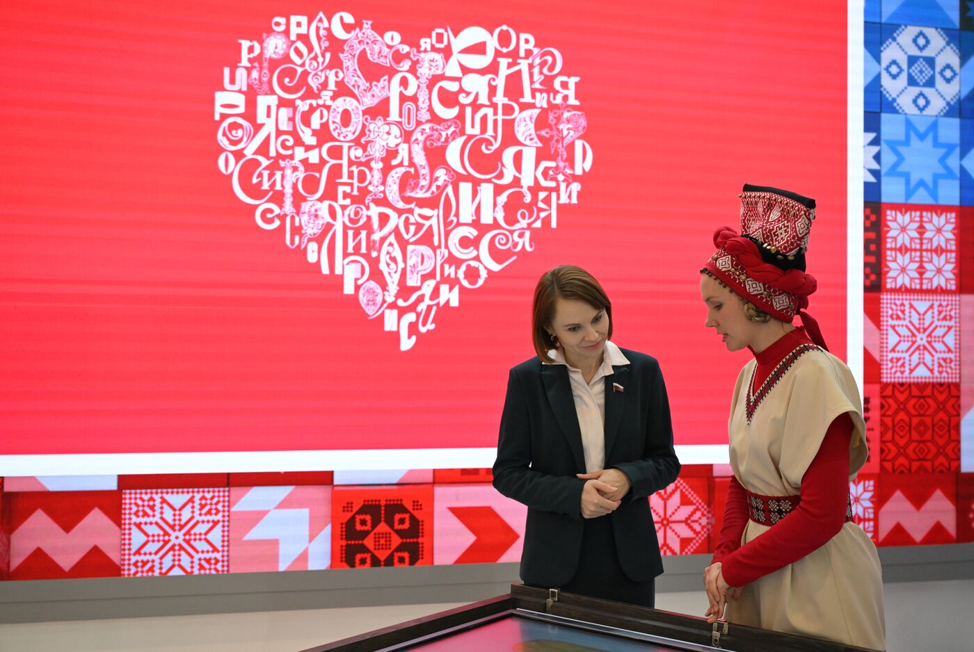 Выставка "Россия". Встреча с депутатами