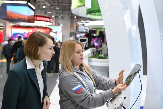 Выставка "Россия". Встреча с депутатами