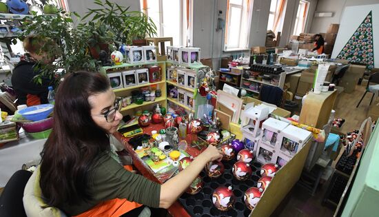 Производство елочных игрушек в Красноярске