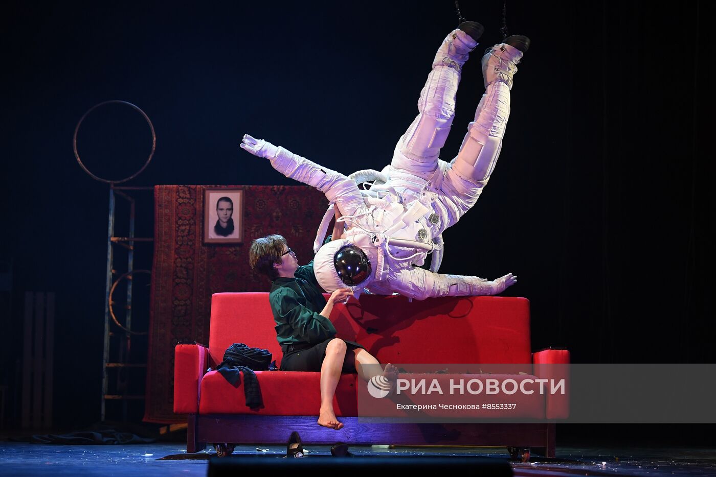 Спектакль "Космос"