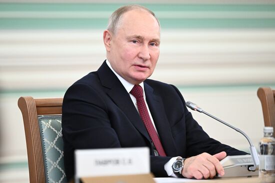 Визит президента РФ В. Путина в Казахстан