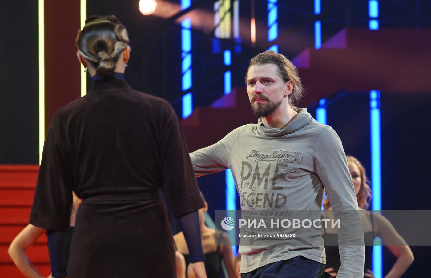 Репетиция танцевального шоу "История в отеле" 