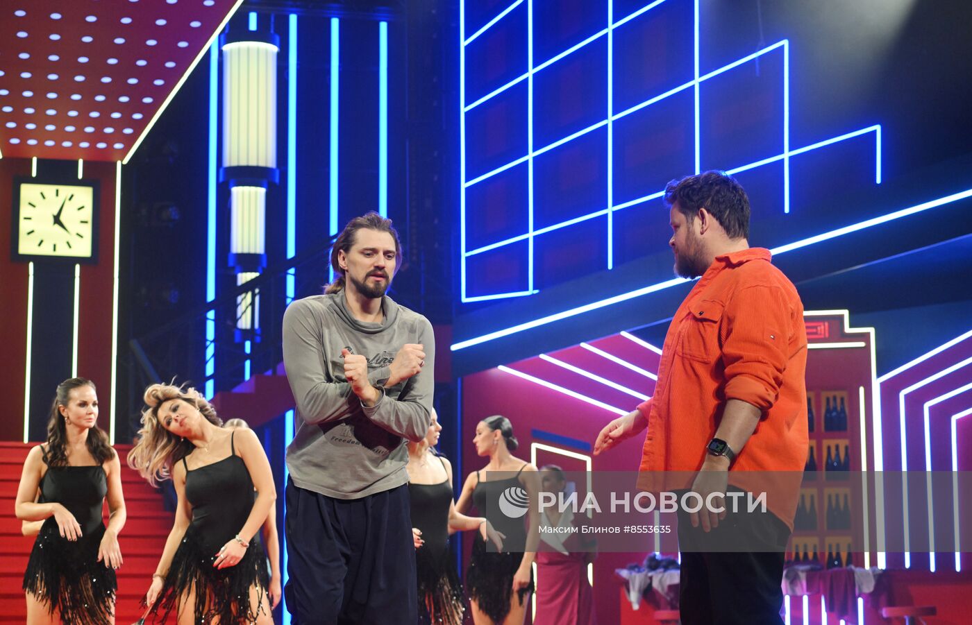 Репетиция танцевального шоу "История в отеле"