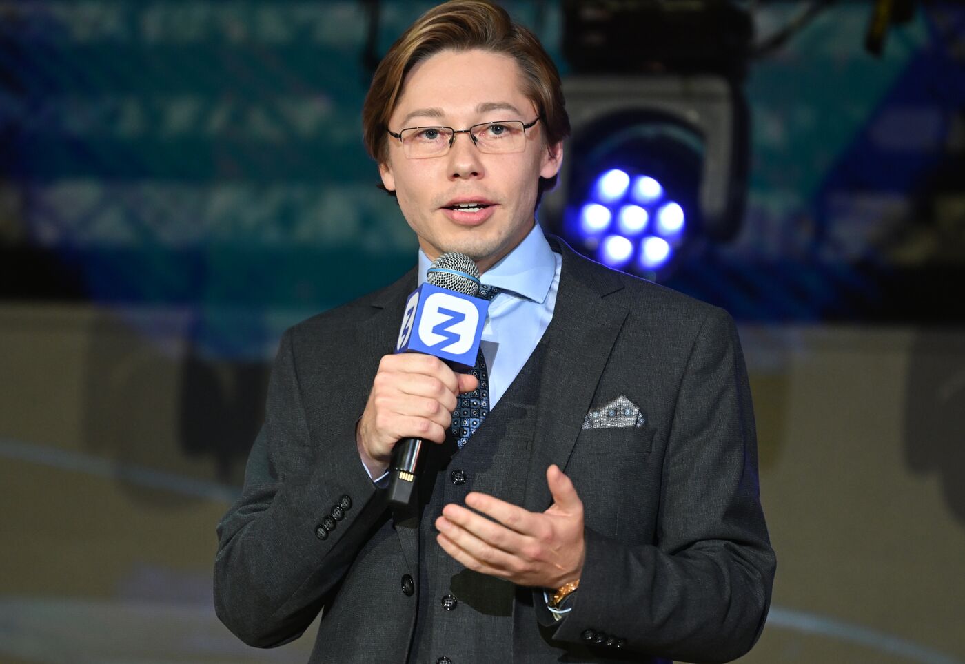 Выставка "Россия". Финал и награждение участников конкурса на лучшую постановку пьесы "Трудный экзамен" в рамках Всероссийского просветительского проекта Знание. Театр