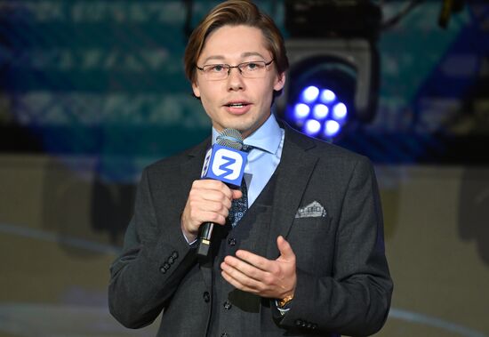 Выставка "Россия". Финал и награждение участников конкурса на лучшую постановку пьесы "Трудный экзамен" в рамках Всероссийского просветительского проекта Знание. Театр