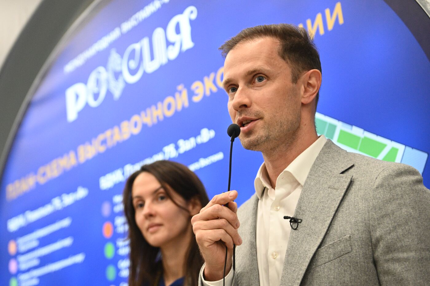 Выставка "Россия". Авторская экскурсия с генеральным директором компании "ГЛОНАСС" Алексеем Райкевичем