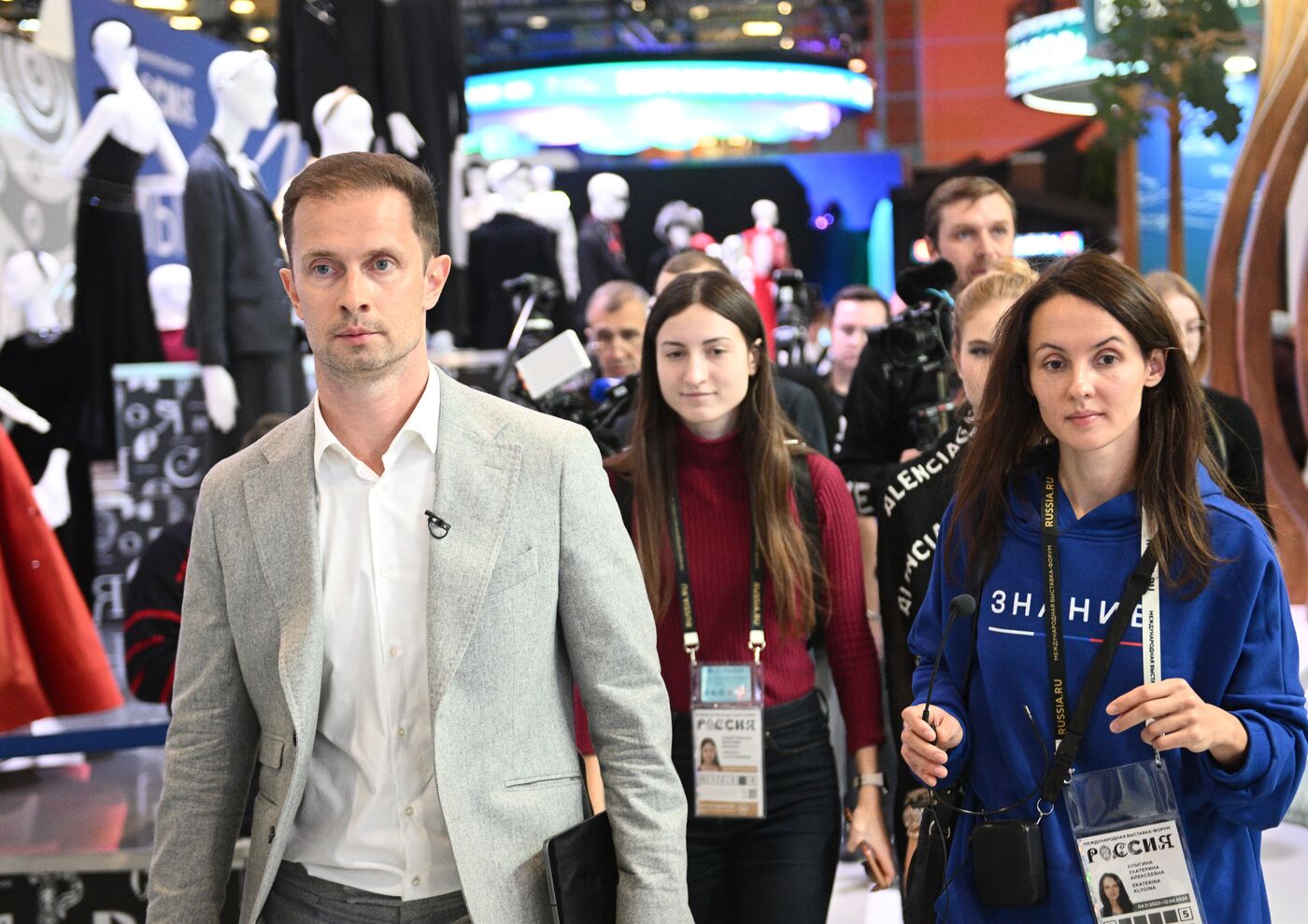 Выставка "Россия". Авторская экскурсия с генеральным директором компании "ГЛОНАСС" Алексеем Райкевичем