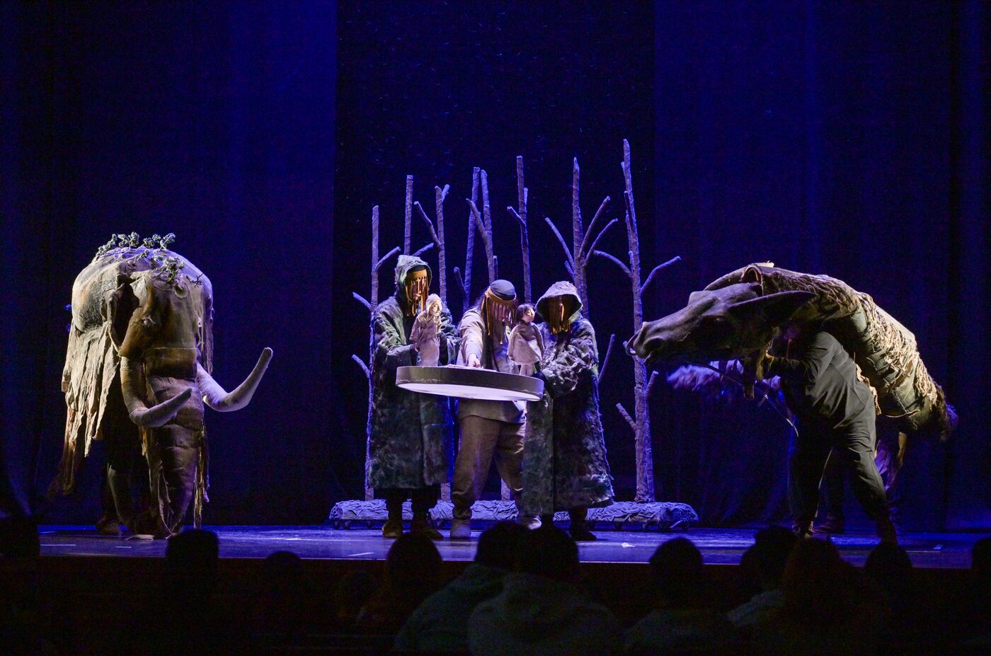 Выставка "Россия". Спектакль "Миргачан или тайна Тунгусского метеорита"