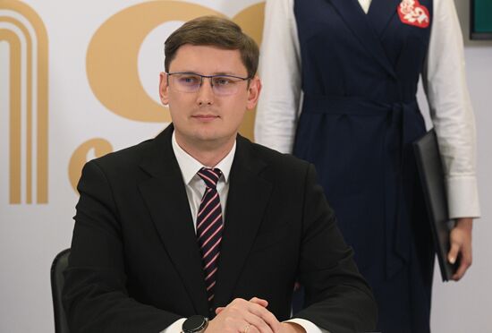 Выставка "Россия". Подписания