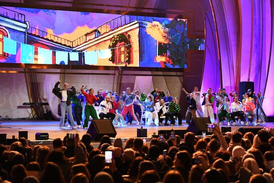 Выставка "Россия". Шоу-посвящение творчеству Олега Газманова