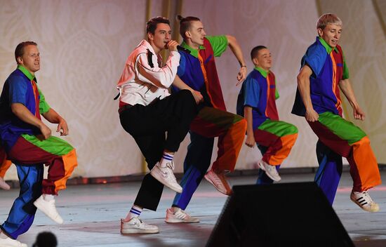 Выставка "Россия". Шоу-посвящение творчеству Олега Газманова