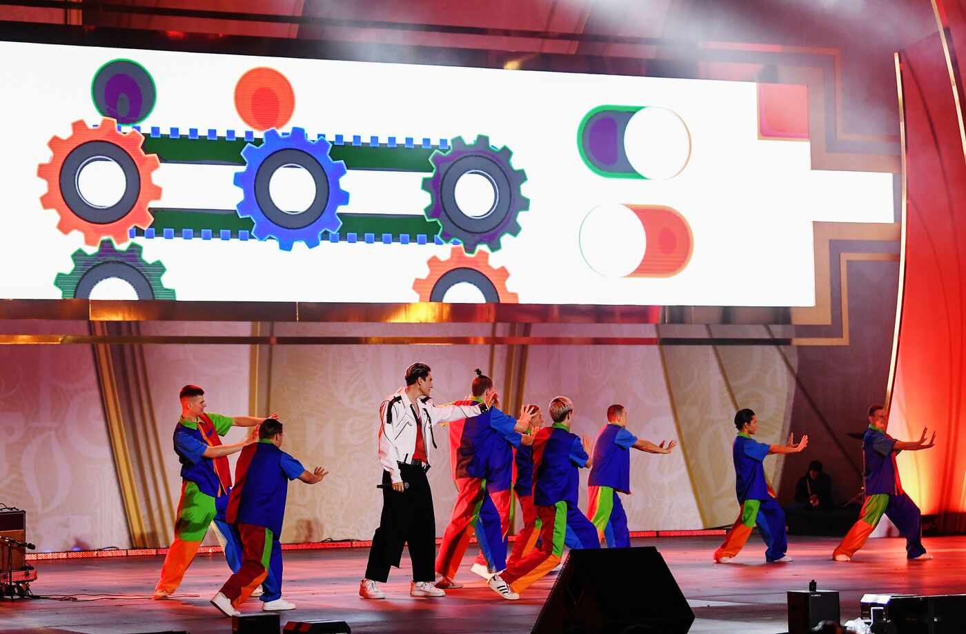 Выставка "Россия". Шоу-посвящение творчеству Олега Газманова