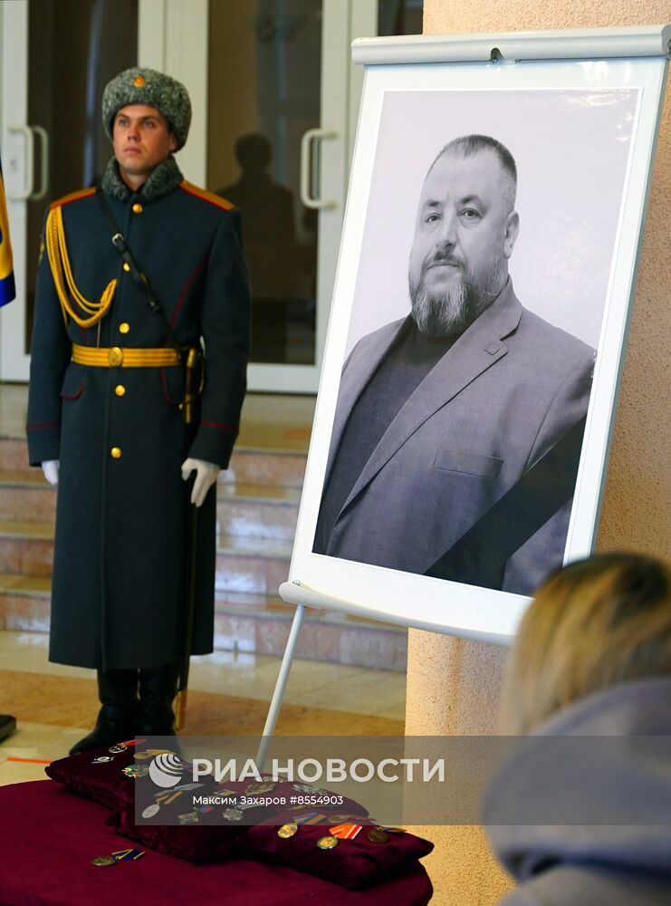Прощание с погибшим депутатом ЛНР М. Филипоненко