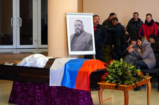 Прощание с погибшим депутатом ЛНР М. Филипоненко