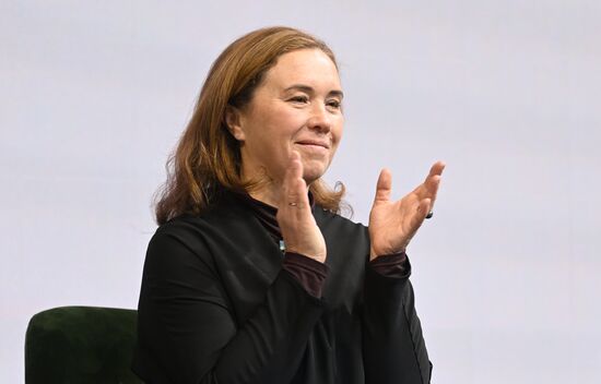 Выставка "Россия". Панельная дискуссия "Позитивный вклад в развитие окружения, страны и мира"