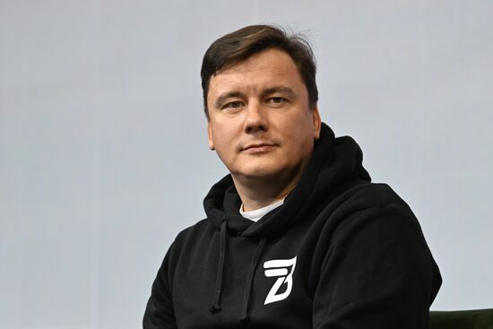 Выставка "Россия". Панельная дискуссия "Позитивный вклад в развитие окружения, страны и мира"