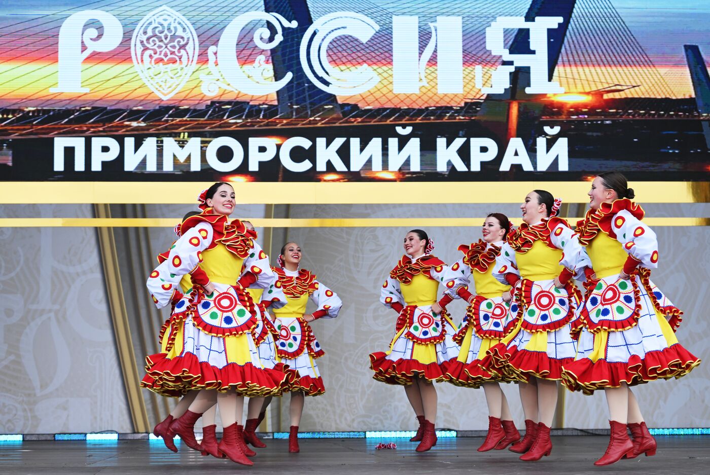 Выставка "Россия". Концертная программа "Из Приморья с любовью"