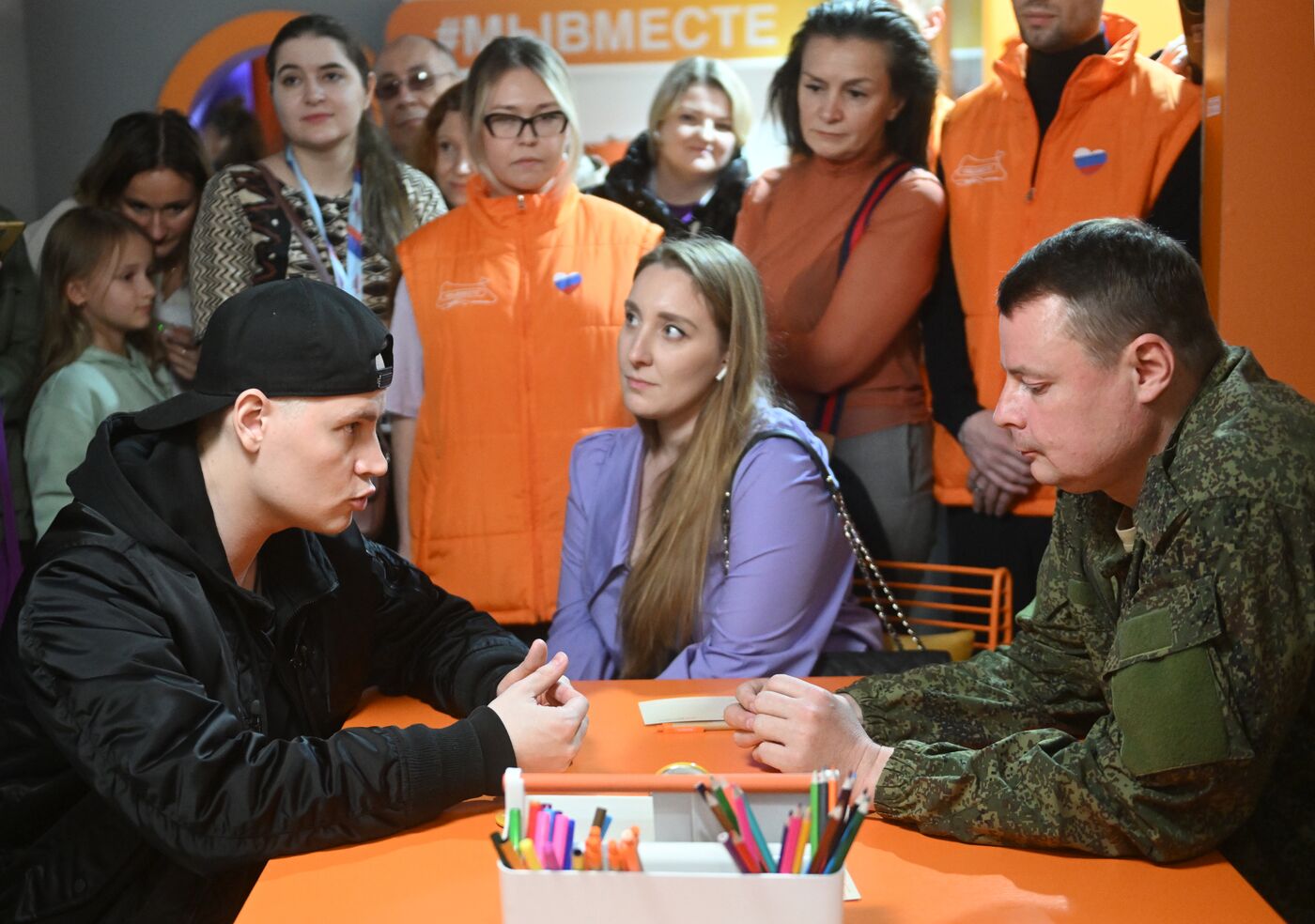 Выставка "Россия". Встреча певца SHAMAN с поклонниками