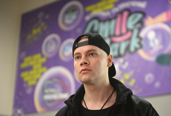 Выставка "Россия". Встреча певца SHAMAN с поклонниками