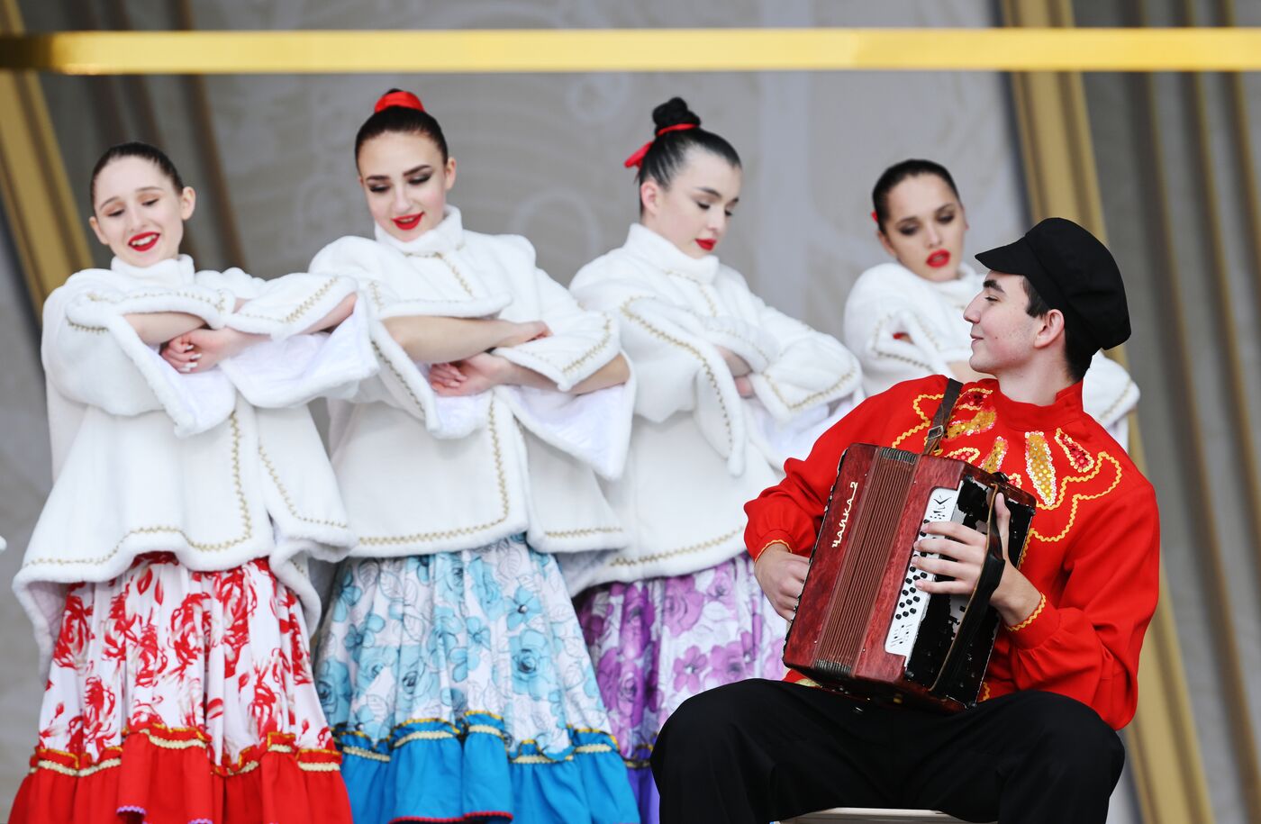 Выставка "Россия". Концертная программа "Из Приморья с любовью"