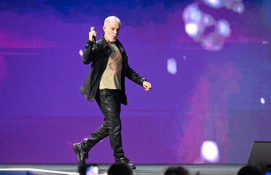  Выставка "Россия". Творческая встреча с Олегом Газмановым. Концерт "Родники"