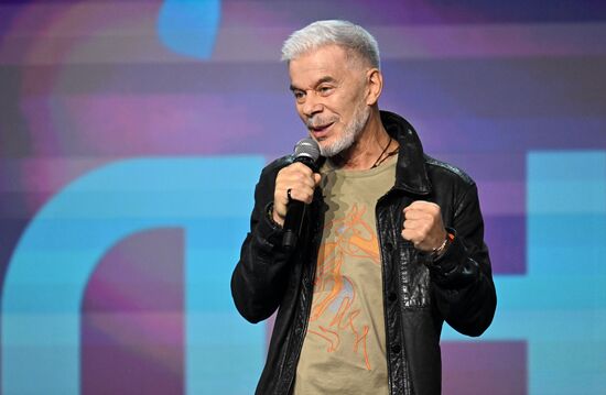  Выставка "Россия". Творческая встреча с Олегом Газмановым. Концерт "Родники"