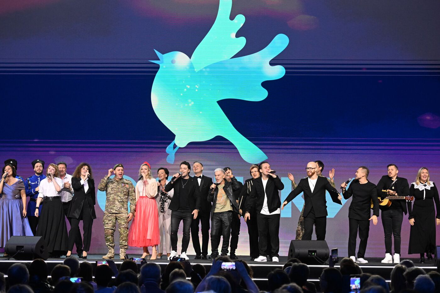  Выставка "Россия". Творческая встреча с Олегом Газмановым. Концерт "Родники"