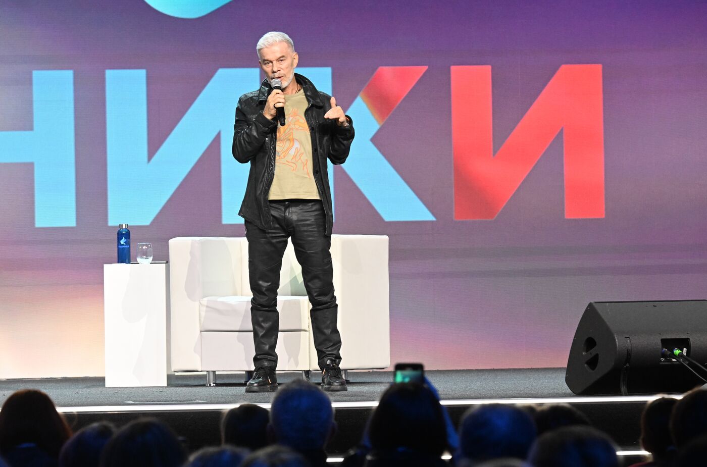  Выставка "Россия". Творческая встреча с Олегом Газмановым. Концерт "Родники"