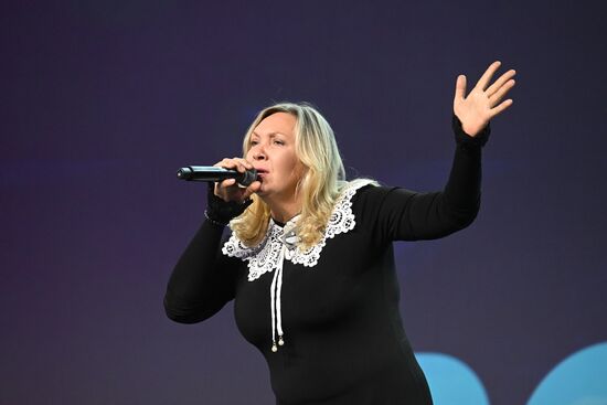  Выставка "Россия". Творческая встреча с Олегом Газмановым. Концерт "Родники"