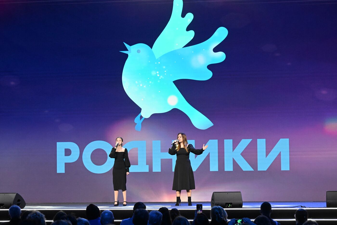  Выставка "Россия". Творческая встреча с Олегом Газмановым. Концерт "Родники"