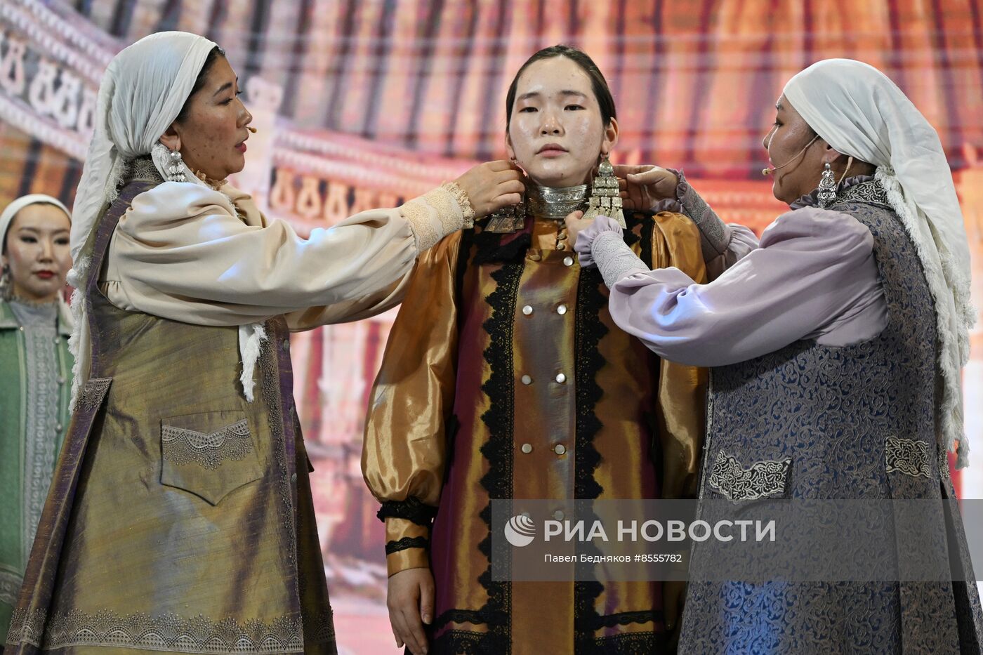 Выставка "Россия". Свадебная церемония с элементами национальных якутских традиций