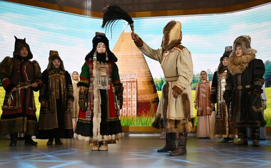 Выставка "Россия". Свадебная церемония с элементами национальных якутских традиций