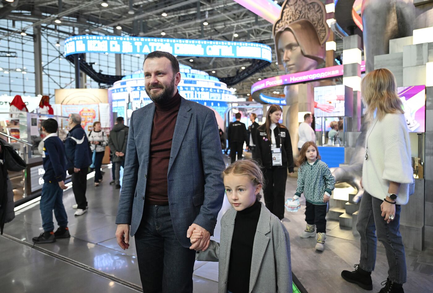 Работа выставки "Россия"