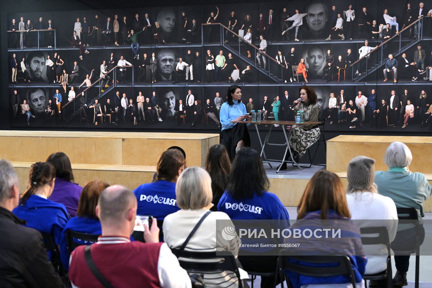 Выставка "Россия". Творческая встреча с заслуженной артисткой России А. Большовой