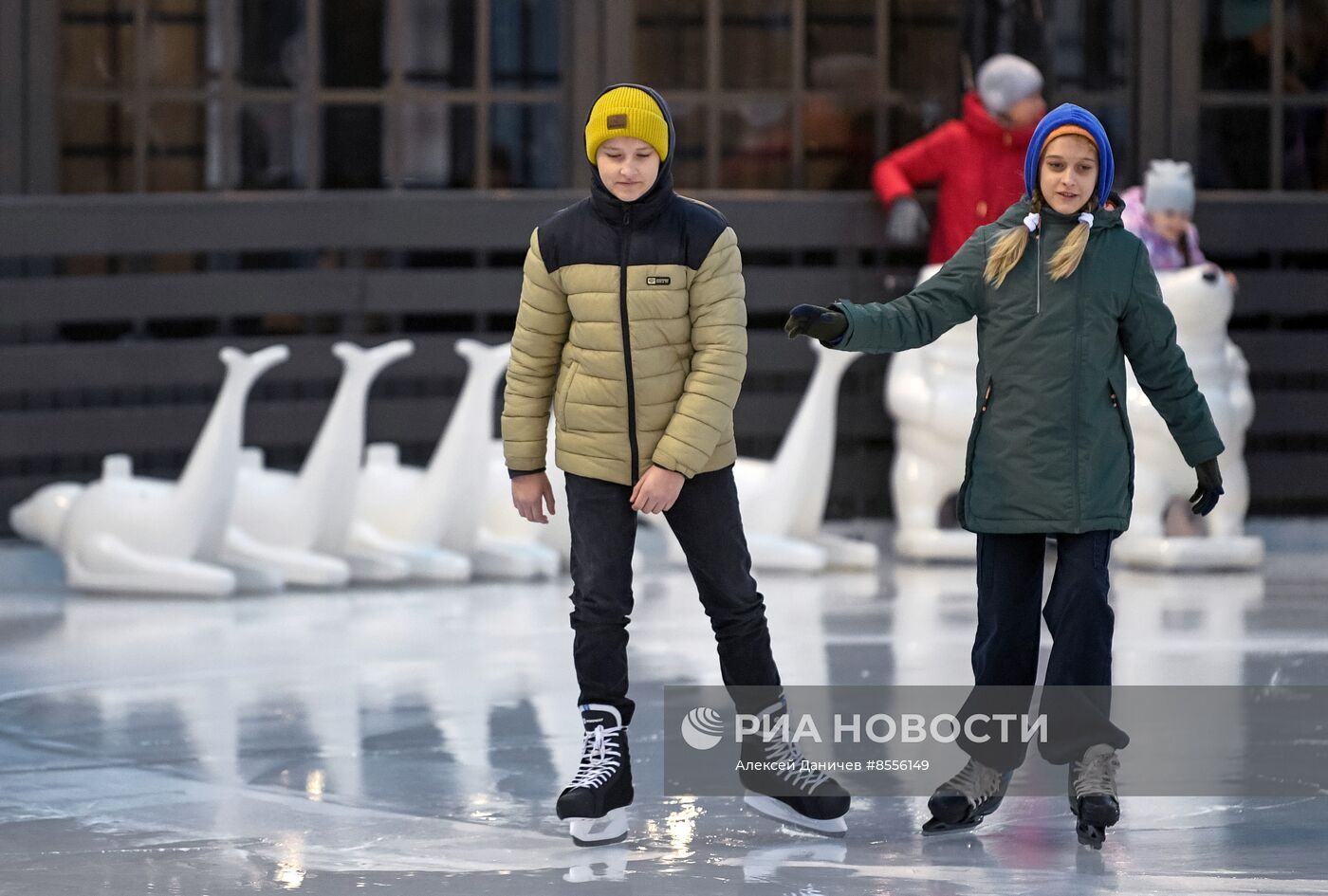 Каток открылся на острове Новая Голландия в Санкт-Петербурге