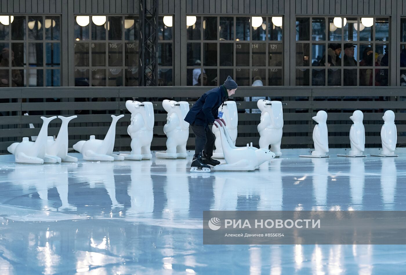 Каток открылся на острове Новая Голландия в Санкт-Петербурге