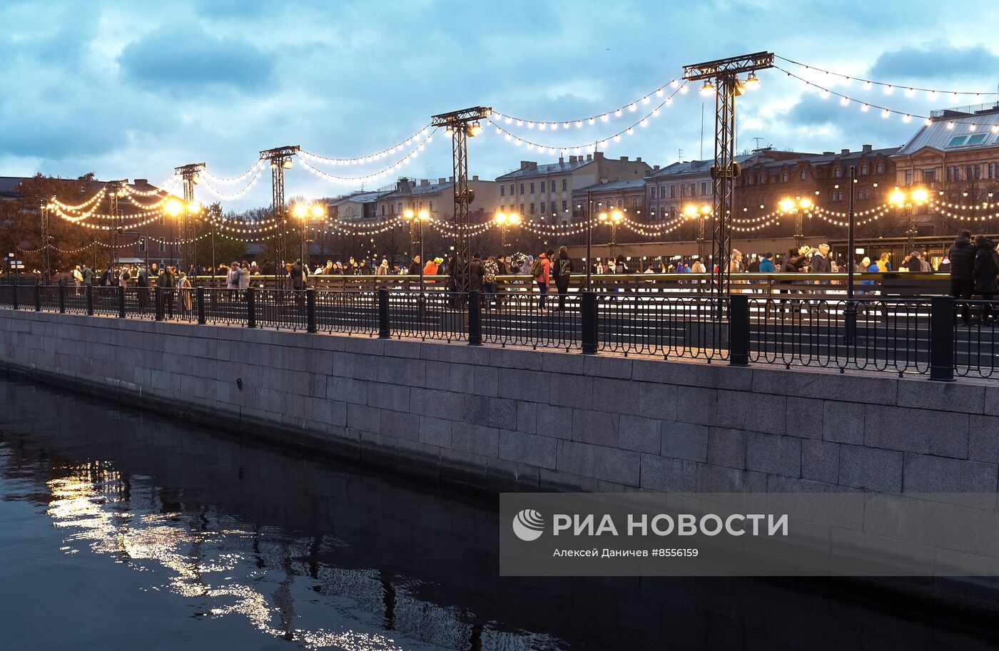 Каток открылся на острове Новая Голландия в Санкт-Петербурге