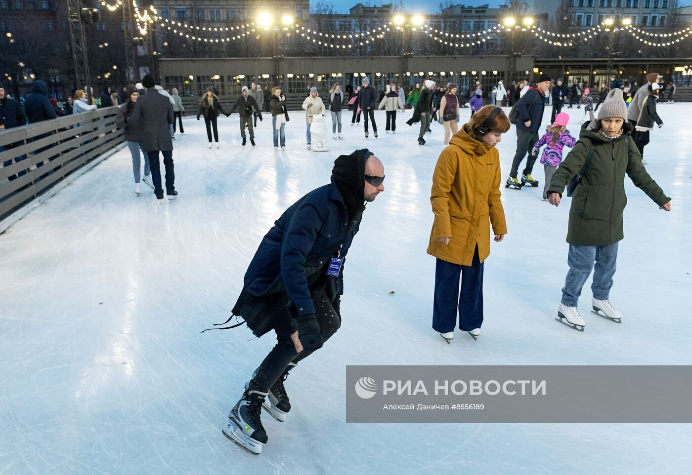 Каток открылся на острове Новая Голландия в Санкт-Петербурге