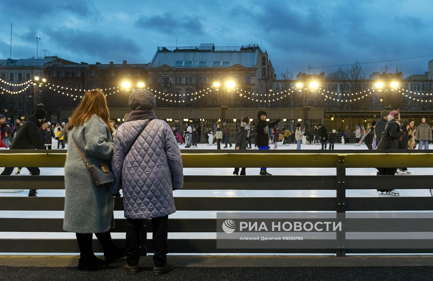 Каток открылся на острове Новая Голландия в Санкт-Петербурге