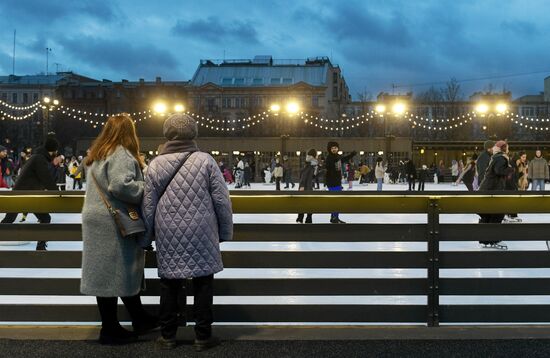 Каток открылся на острове Новая Голландия в Санкт-Петербурге