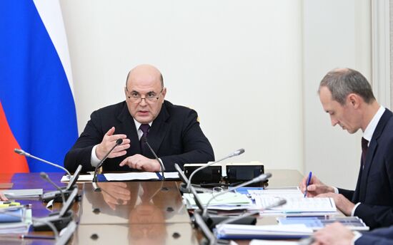 Премьер-министр РФ М. Мишустин провел совещание c вице-премьерами РФ