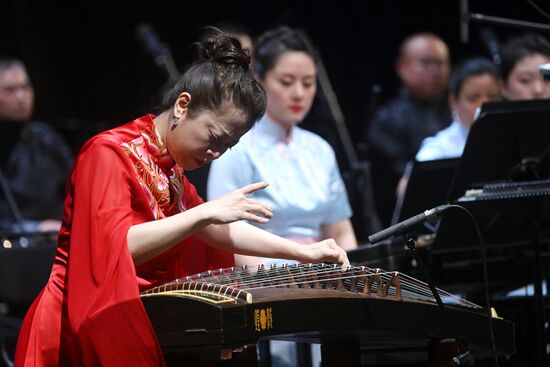 Выступление Национального симфонического оркестра Китайского национального театра оперы и балета 
