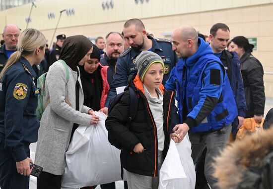 Прилет эвакуированных граждан РФ из сектора Газа в Москву