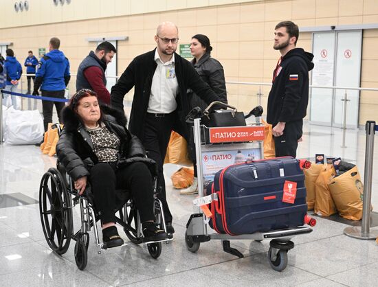 Прилет эвакуированных граждан РФ из сектора Газа в Москву