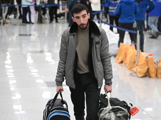 Прилет эвакуированных граждан РФ из сектора Газа в Москву