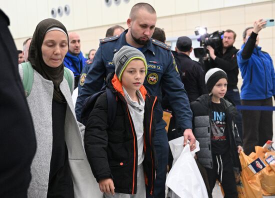 Прилет эвакуированных граждан РФ из сектора Газа в Москву