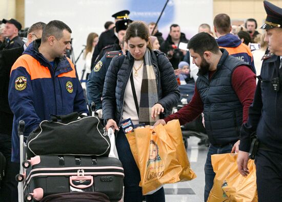 Прилет эвакуированных граждан РФ из сектора Газа в Москву