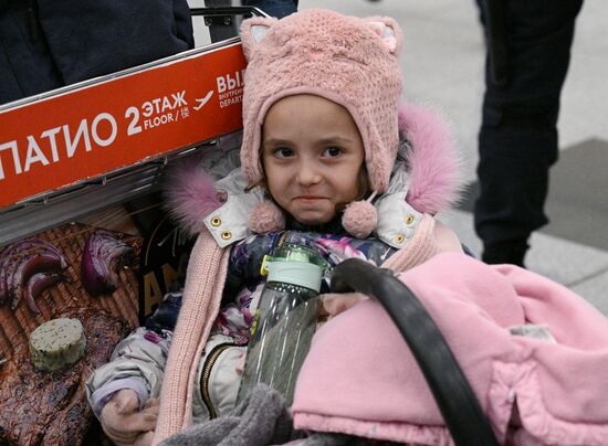 Прилет эвакуированных граждан РФ из сектора Газа в Москву